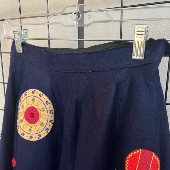 Vintage 50s Rare Navy Felt Embroidered Button Floral Circle Skirt S - Picture 4 of 7